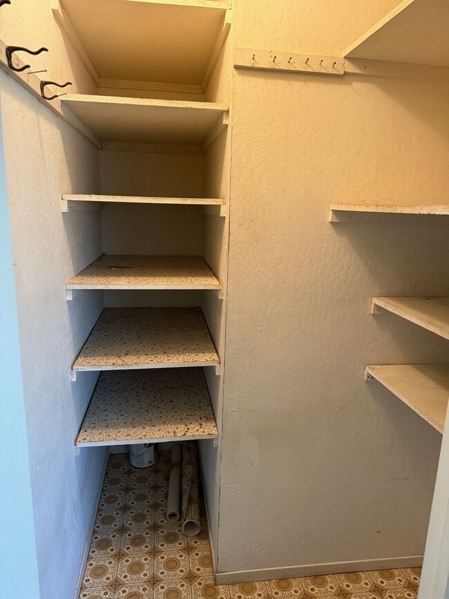 Photo - 4833 E Main St