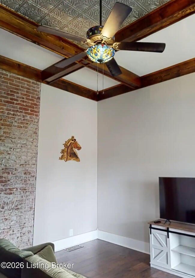 Photo - 1046 Charles St
