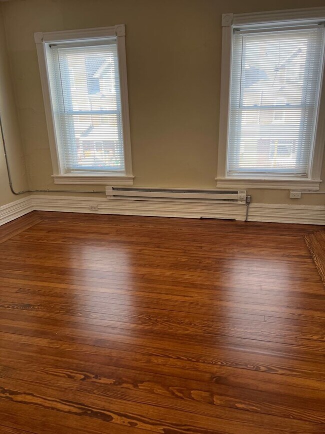 Photo - 716-718-718 Washington St Unit 718 W Washington - Apt 2
