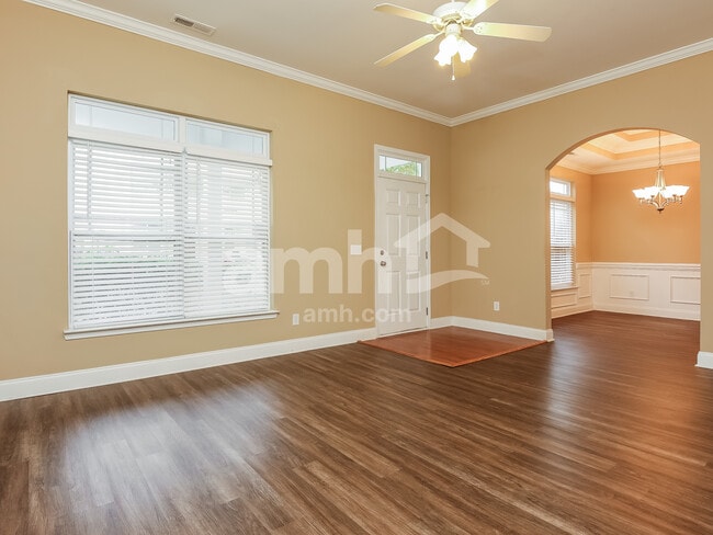 Photo - 65 Heritage Pky