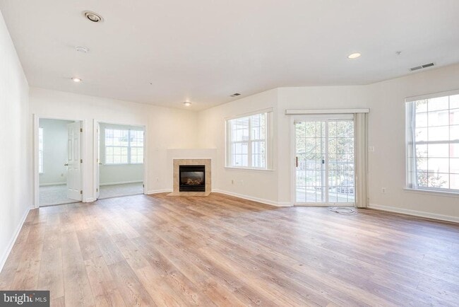 Photo - 5003 Hollington Dr Unit 205