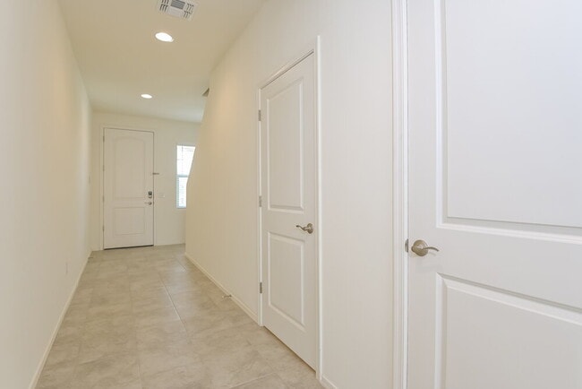 Photo - 11219 S Weismann Dr