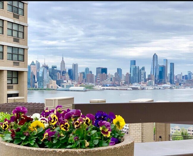 Building Photo - 7000 JFK Blvd E Unit 29I