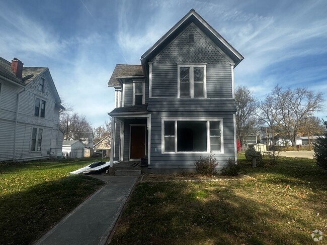 Building Photo - 2613 Seneca St Rental