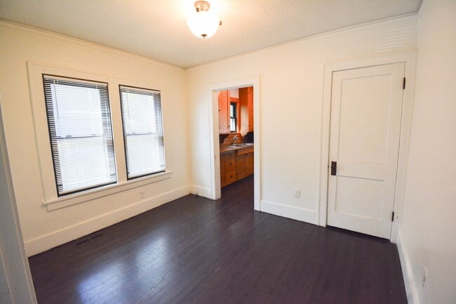 Photo - 2 Bed, 1 Bath Home for Rent – Near Downtown Rochester