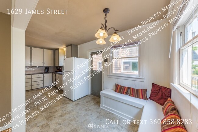 1629 James St