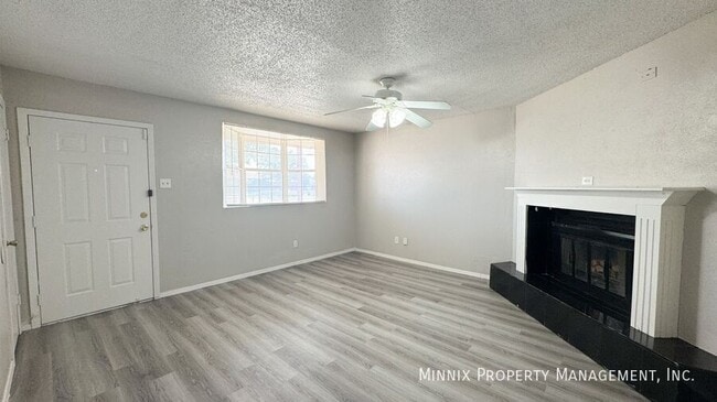 Photo - 4536 Marshall St