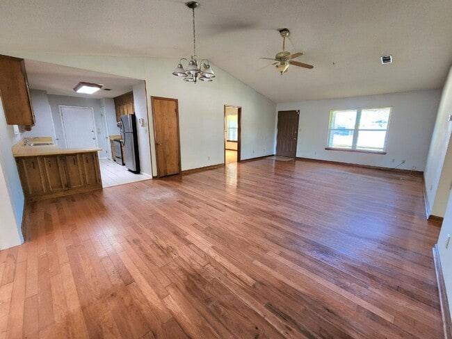 Photo - Open Floorplan, 3BD/3Bath with a Huge Sunr...