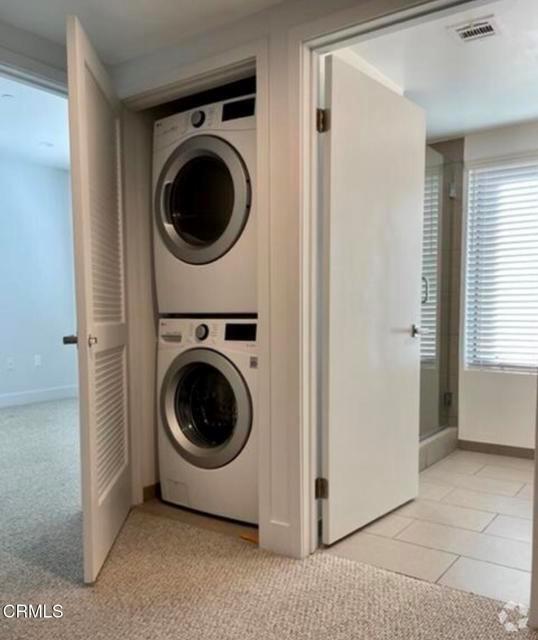 Building Photo - 137 S Wilson Ave Unit 201 Rental