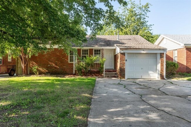 Photo - 306 W Mimosa Dr House