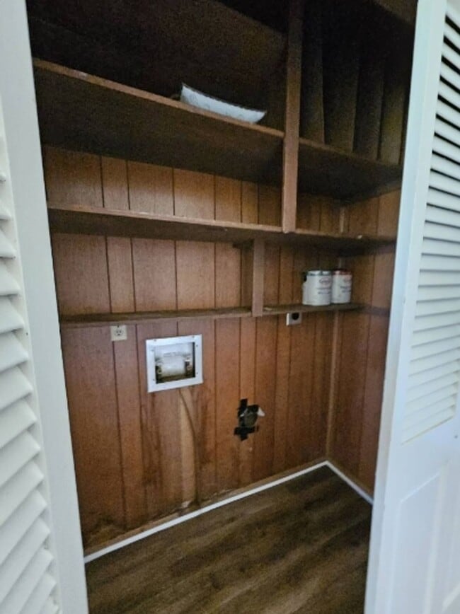 Photo - 2307 Holsum Cir