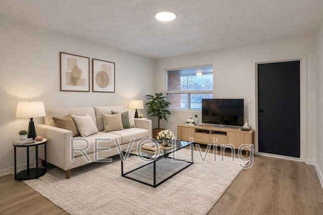 Building Photo - 60 Triller Ave Unit 5