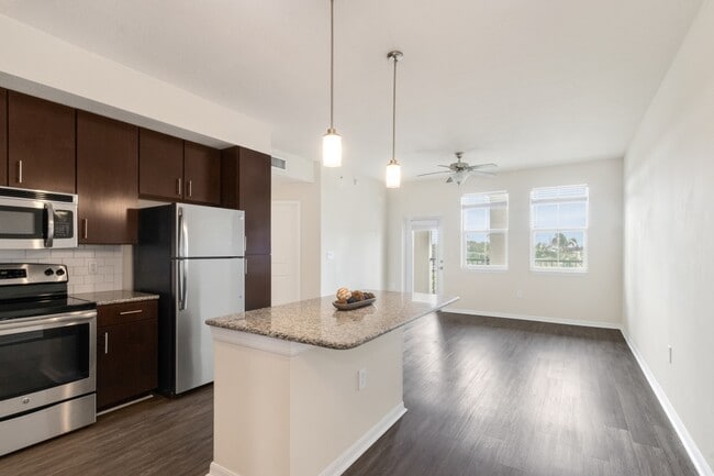 Photo - Cottonwood Lighthouse Point