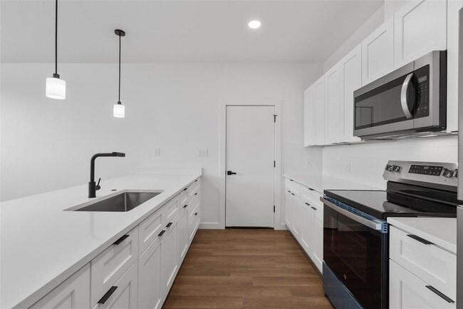 Photo - 533 Hackberry Rd