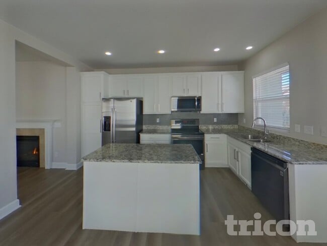 Photo - 2290 St Claire Dr