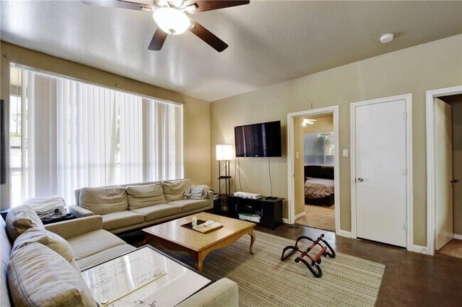 Photo - 4X2 West Campus Condo Under $900 Per Bedroom Unit #301