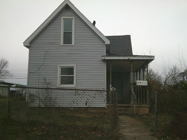 Photo - 613 E Swayzee St House