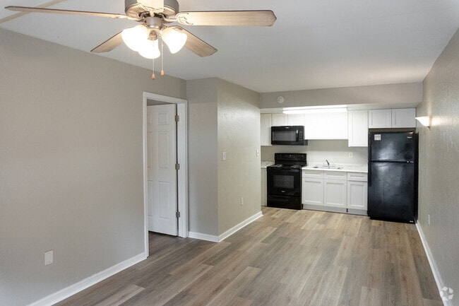 Building Photo - 2765 W Tharpe St Rental