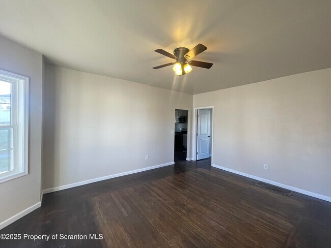 Photo - 127 W Line St