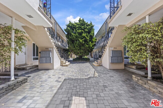 Photo - 937 2nd St Condo Unit 8