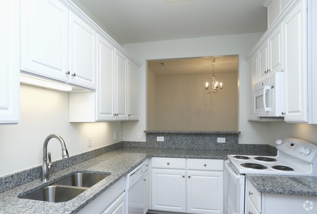 1BR, 1BA - 840sf PhII- Kitchen