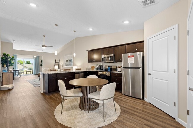 Photo - Redwood Miamisburg