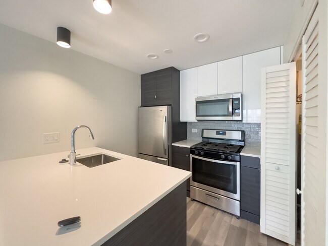 843 W Grace St Unit 201A