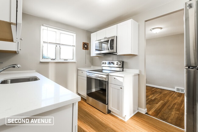 Photo - 136 College Park Dr