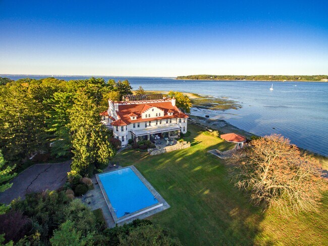 Photo - 325 Centre Island Rd House