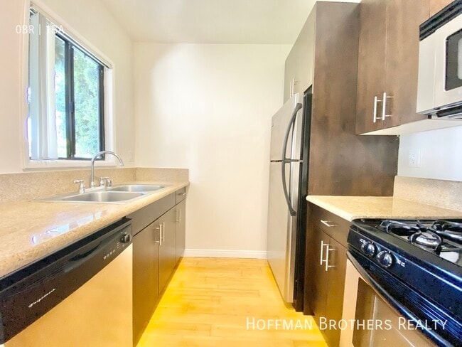 Photo - 2555 S Sepulveda Blvd Condo Unit 8A