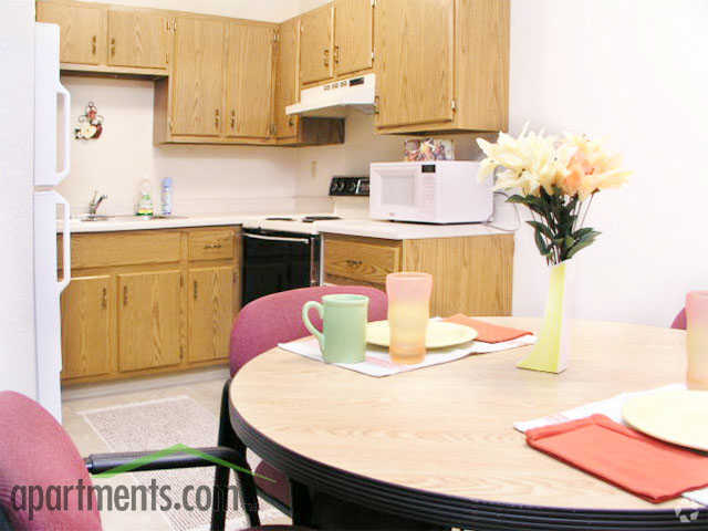 Forest Mall Apartments - Forest Mall Apartments