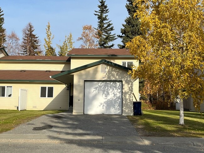 Building Photo - 3 bedroom in Walden Estates Rental