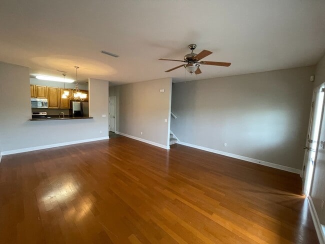 310 Stratford Dr