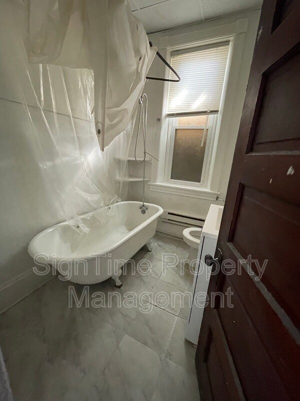 Photo - 216 N Locust St