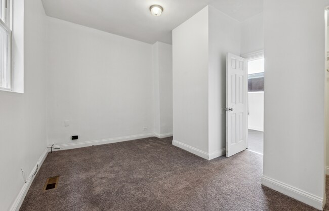 Photo - 6346 S Saint Lawrence Ave Unidad #1