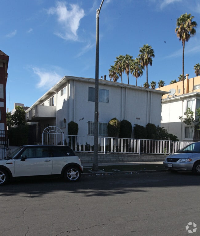 Photo - 1801 N Harvard Blvd