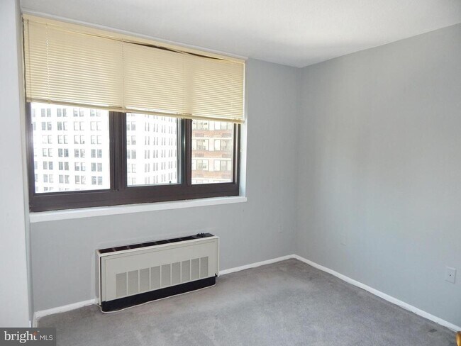 Photo - 1420 Locust St Unit 15B