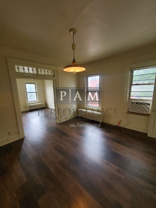 Photo - 919 E Brady St