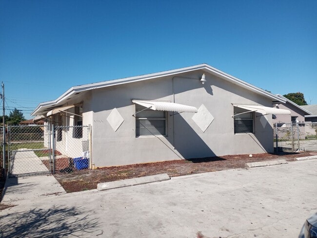 Photo - 132 SW 12th Ave