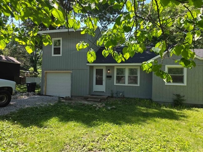 Building Photo - 11208 Applewood Dr