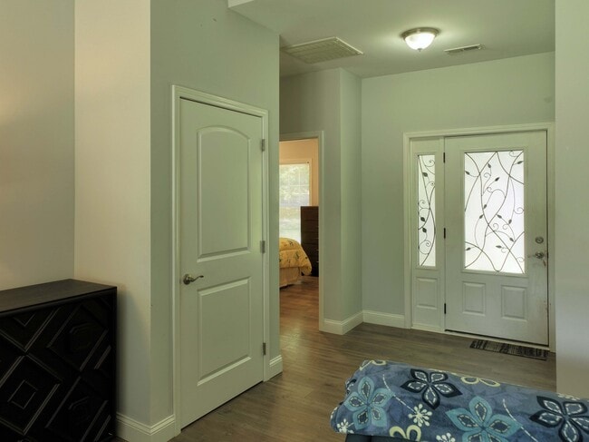 Photo - 425 Shamrock Ct