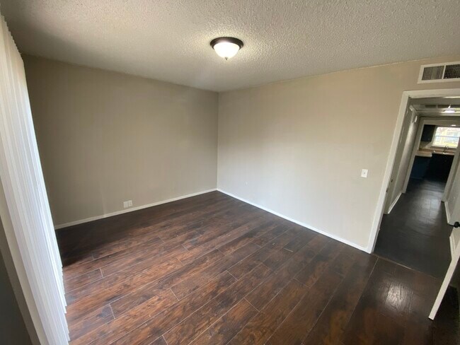 Photo - 4811 Houghton Ave