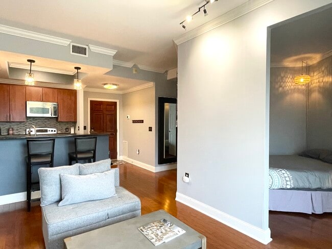Photo - 300 W 5th St Unit 546
