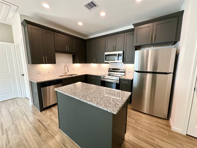 Photo - 11561 Persimmon St