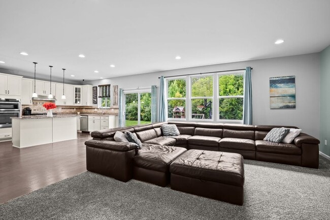 Photo - 49645 Hartwick Dr