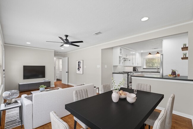 Photo - 2007 Wakefield Dr