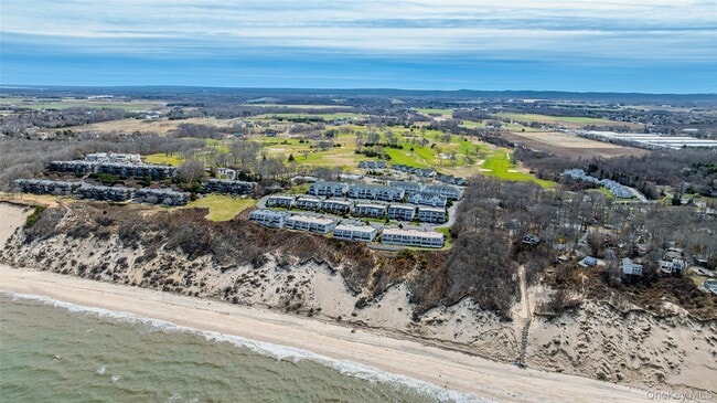 Photo - 801 Bluffs Dr N