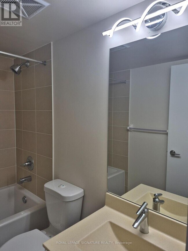 Photo - 125 Village Green Square Unit 2708