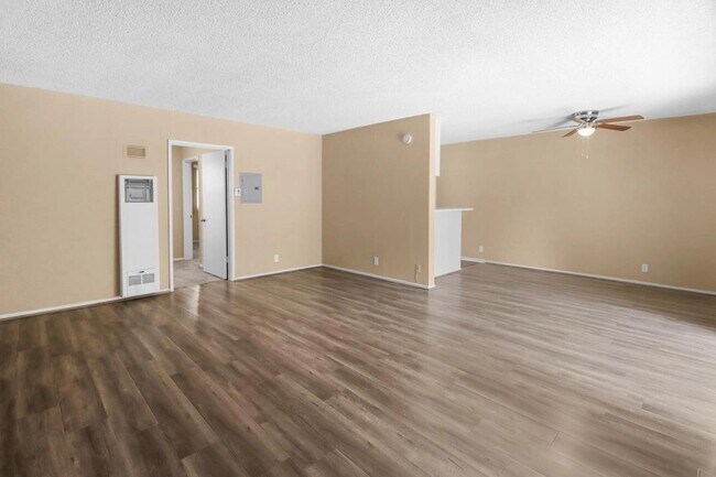 Photo - 14332 Riverside Drive,
