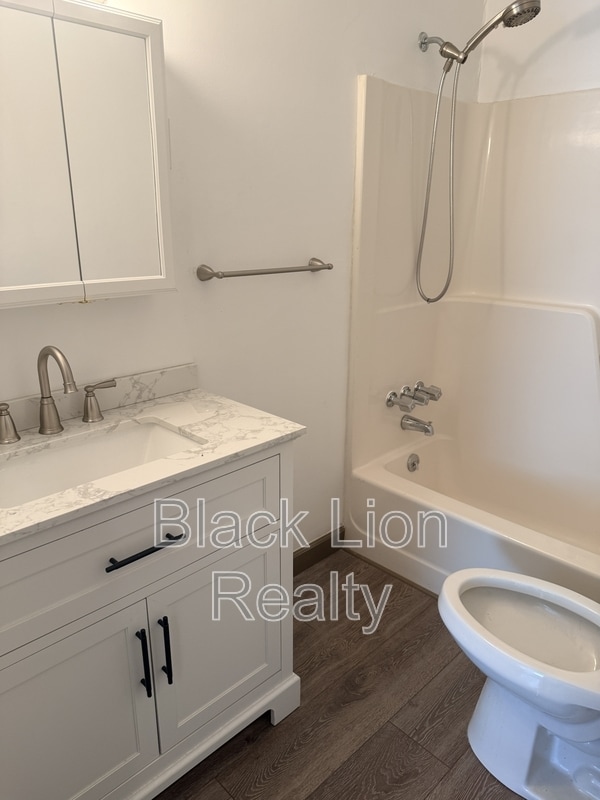 Photo - 930 Quash St